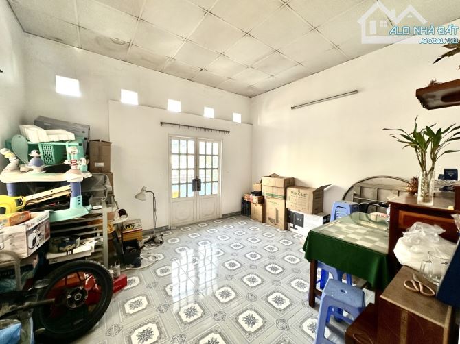 93TR/M2 - NHÀ 3 TẦNG 130m2 - NGANG GẦN 6m Ô TÔ VÀO NHÀ - 9 PHÒNG - SỔ VUÔNG A4 - 2