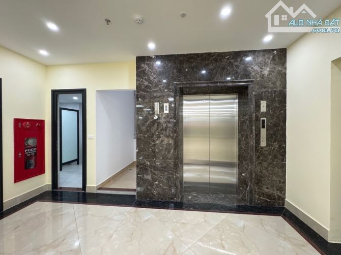 Bán nhà mặt phố VIP Nhất Quận Đống Đa, Xã Đàn, DT 266m2 x 8 Tầng MT 13.8m, Giá 185 tỷ - 2