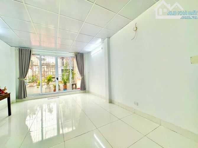 Bán nhà phố Trần Khát Chân ngõ nông, sát phố 30m2* 4 T giá  4.28 tỷ Hai Bà Trưng - 3