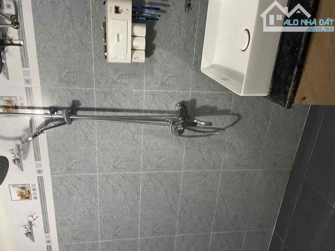 NHÀ KIỆT Ô TÔ NGUYỄN CÔNG HOAN CÁCH ĐƯỜNG CHÍNH 2 NHÀ NỞ HẬU DT 110M2 CHỈ 3.75 TỶ - 3