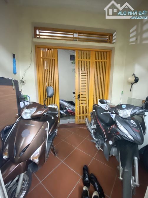 PHÚC DIỄN 83M2, 4TẦNG -Ô TÔ ĐỖ CỬA - CÁCH PHỐ 20 M - BÁN ĐẤT TẶNG NHÀ- CHỈ 10 TỶ - 3