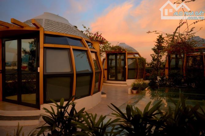 Cần bán toà nhà 6 X 300m2 - Giá NHỈNH 119 TỶ - MẶT PHỐ LÂM HẠ- 3 MẶT THOÁNG. - 3