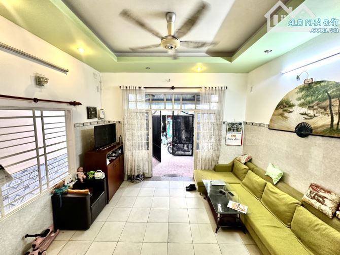 93TR/M2 - NHÀ 3 TẦNG 130m2 - NGANG GẦN 6m Ô TÔ VÀO NHÀ - 9 PHÒNG - SỔ VUÔNG A4 - 3