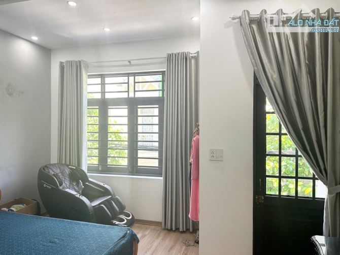 Bán nhà 4 tầng, 90m2 Hoàng Thúc Trâm - TT Hải Châu - 4