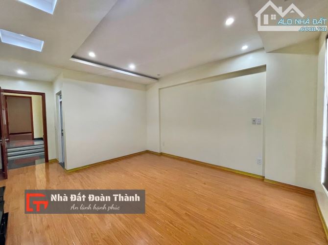 90m2 nhà phố Tô Vũ - 193 Văn Cao sân cổng dân xây độc lập - 4