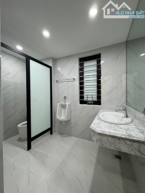Bán nhà mặt phố VIP Nhất Quận Đống Đa, Xã Đàn, DT 266m2 x 8 Tầng MT 13.8m, Giá 185 tỷ - 4