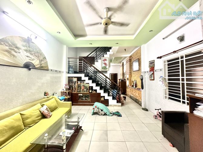 93TR/M2 - NHÀ 3 TẦNG 130m2 - NGANG GẦN 6m Ô TÔ VÀO NHÀ - 9 PHÒNG - SỔ VUÔNG A4 - 5