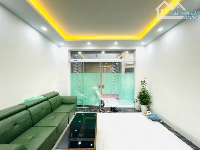 SỐC! BÁN NHÀ KIM GIANG,2 THOÁNG,THÔNG,TK ĐẸP, OTO 42m2, 4Tchỉ 6.85 tỷ - 6