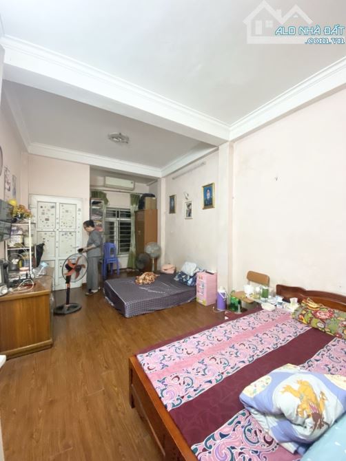 PHÚC DIỄN 83M2, 4TẦNG -Ô TÔ ĐỖ CỬA - CÁCH PHỐ 20 M - BÁN ĐẤT TẶNG NHÀ- CHỈ 10 TỶ - 7
