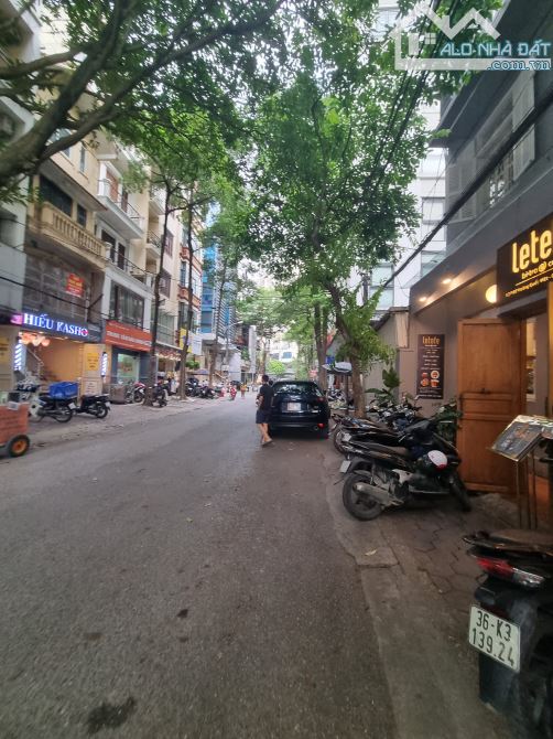 Chủ cần bán nhà phố Hoàng Quốc Việt 65m2,4 tầng mặt tiền 6m ô tô vào nhà, giá nhỉnh 19 tỉ