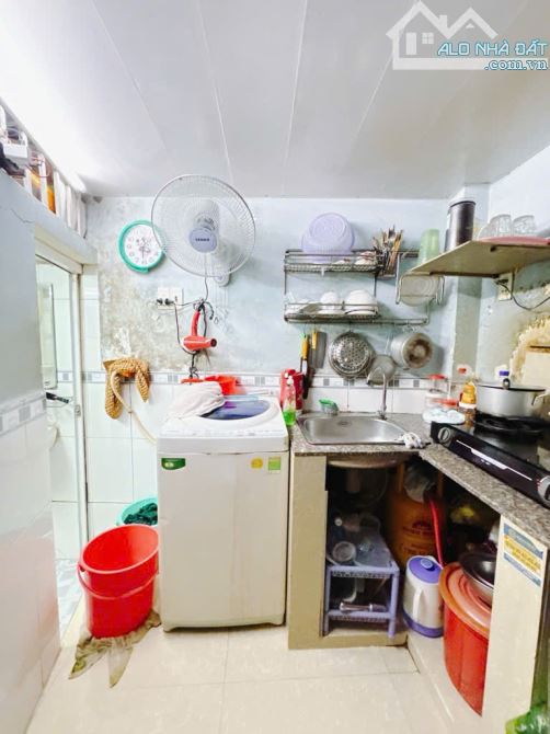 Bán nhà nhỏ 2 tầng, sát đường số, Vĩnh Hội Q4, chỉ dành cho ai ít lúc, giá 1.4 tỷ
