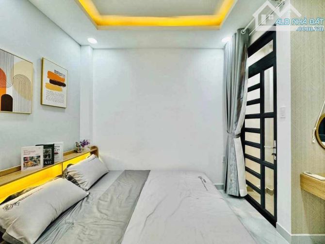 NHÀ HẺM THÍCH QUẢNG ĐỨC P5 PHÚ NHUẬN - DTSD 90M2 - CHỈ 5 T.Ỷ HƠN - 11