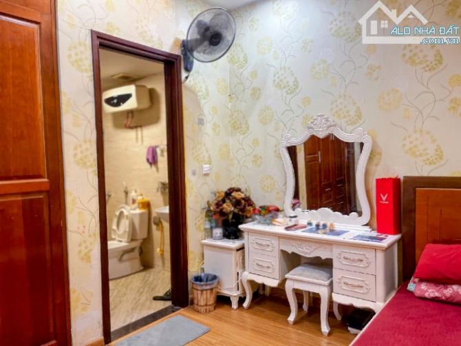 CĂN HỘ C.CƯ DREAM TOWN - 90M2 - 2 NGỦ RỘNG -  FULL NỘI THẤT - KHU SẦM UẤT - RẺ 46.5tr/m2 - 1