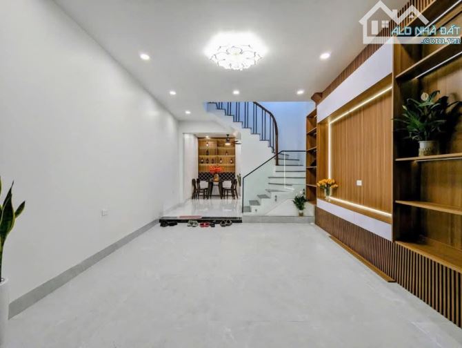 NGUYỄN PHÚC LAI, HOÀNG CẦU, PHÂN LÔ, OTO, KINH DOANH - 1