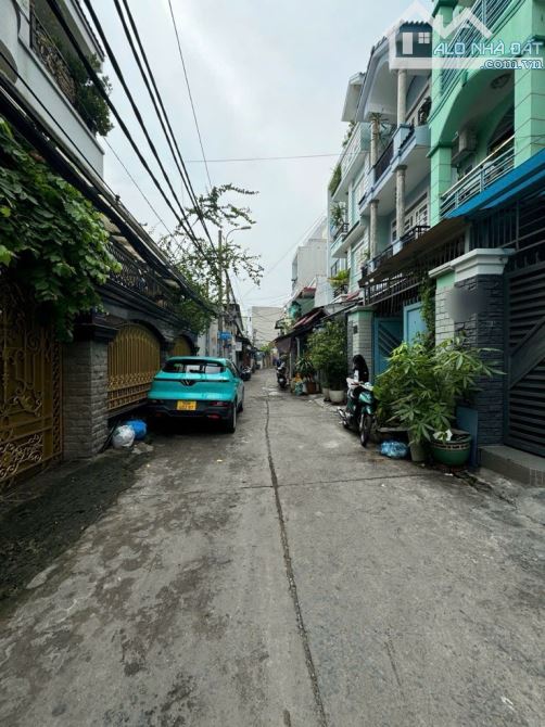 Tôi Cần Bán Vội Nhà Để Định Cư. Xe hơi đậu. Trung Tâm Quận 7, Xây Tâm Huyết 3 Tầng hơn 8 T - 1