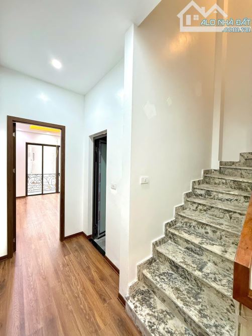 Bán nhà mặt ngõ đường Láng 52mx4T 5PN MT 3.9m oto kinh doanh sổ vuông mới đẹp Đống Đa - 1