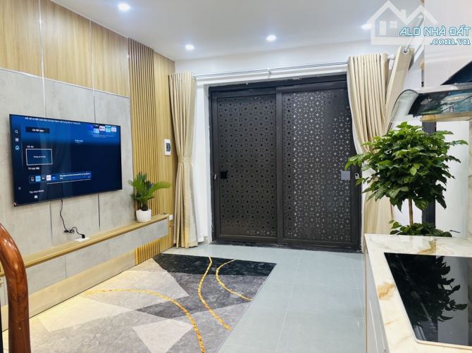 5.38 Tỷ - 26m x 6 Tầng - Phố Bạch Mai - 30m Ra Ôtô - Ngõ Thông - Full Nội Thất - 1