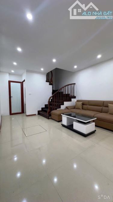 NHÀ DÂN XÂY - ĐÊ LA THÀNH, BA ĐÌNH - 39M², 5 TẦNG - GIÁ TỐT 7 TỶ - 1