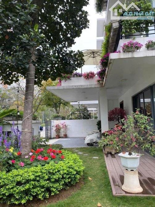 Bán biệt thự Gamuda Gardens 328m2, 3 tầng, mặt tiền 35m, 62 tỷ - 1