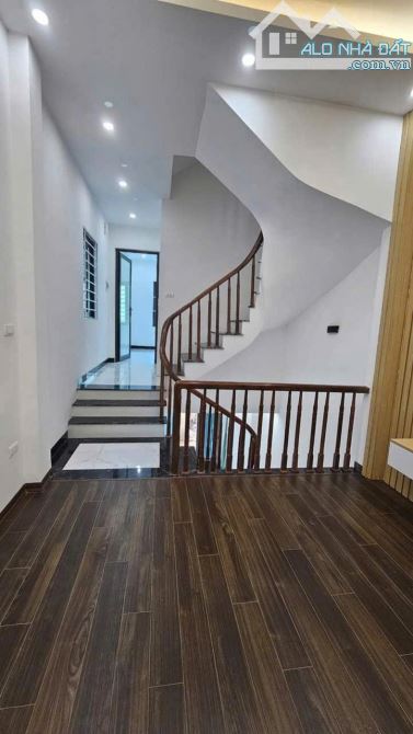 Bán nhà Cầu Tó 40m2,thoáng đẹp,vài bước chân ra phố giá 3.5 tỷ - 1