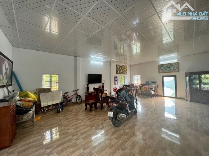 NHÀ VƯỜN 680M2- KHỦNG CỰC ĐẸP- NGAY MẶT TIỀN SÔNG VÀM THUẬT - KHU CÂU CÁ GIẢI TRÍ NỔI TẾNG - 2