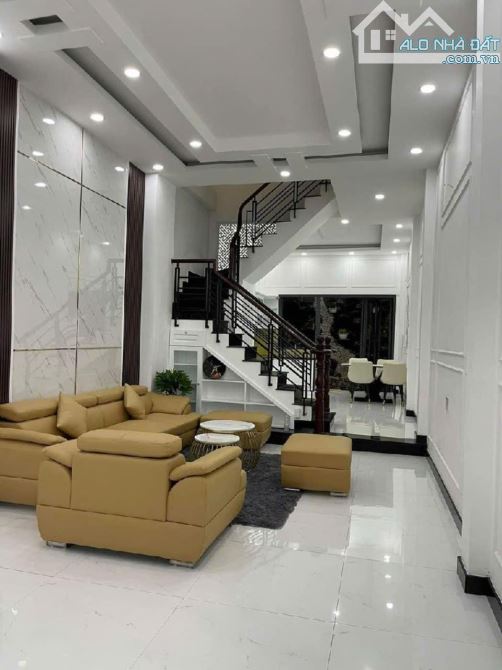 HIẾM CÓ- NHÀ RỘNG ĐẸP G RẼ-BÁN NHÀ 4,4×22-3 TẦNG NGUYỄN VĂN KHỐI GÒ VÂP-CV LÀNG HOA-7.5 TỈ - 2