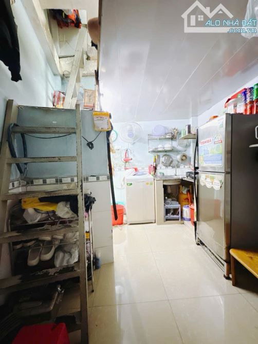 Bán nhà nhỏ 2 tầng, sát đường số, Vĩnh Hội Q4, chỉ dành cho ai ít lúc, giá 1.4 tỷ - 2