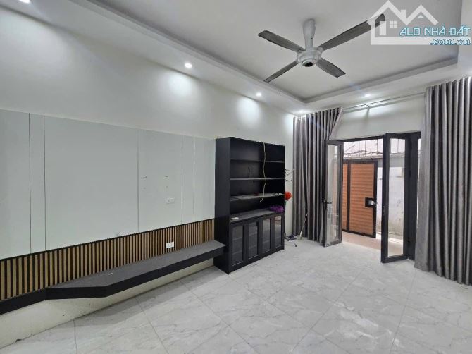 RẺ.HIẾM.PHỐ ĐỊNH CÔNG.DÂN XÂY.GẦN PHỐ.60M2*3 TẦNG.MT 4.2M.VỊ TRÍ ĐẸP.TIỆN ÍCH KHỎI BÀN. - 2