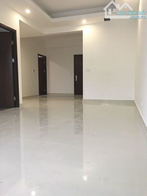 Bán căn góc 2PN 60m2 chung cư Valencia Garden Long Biên chỉ 2,82 tỷ - 3