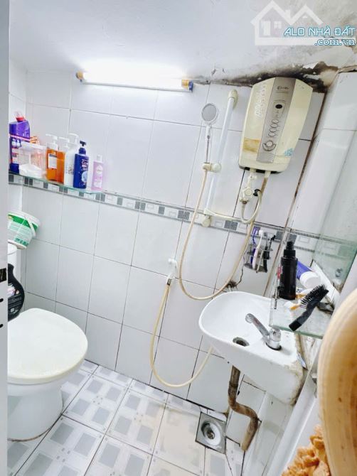 Bán nhà nhỏ 2 tầng, sát đường số, Vĩnh Hội Q4, chỉ dành cho ai ít lúc, giá 1.4 tỷ - 3
