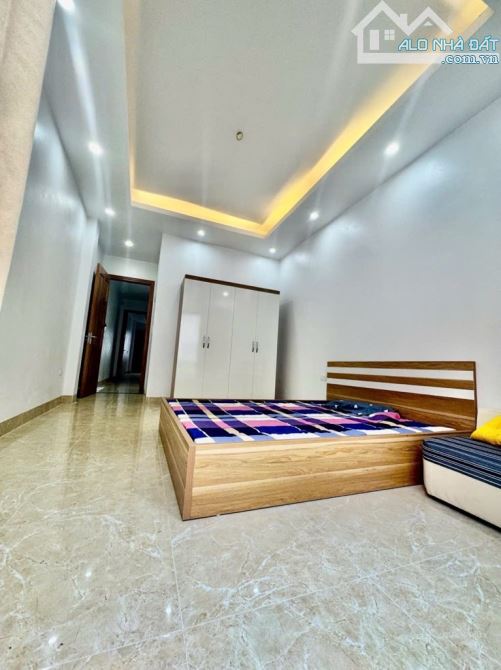 TRUNG KÍNH 42M2, 5 TẦNG, DÂN XÂY, AN SINH ĐỈNH, PHỐ VIP, GẦN PHỐ CHỈ 8.2 TỶ - 3