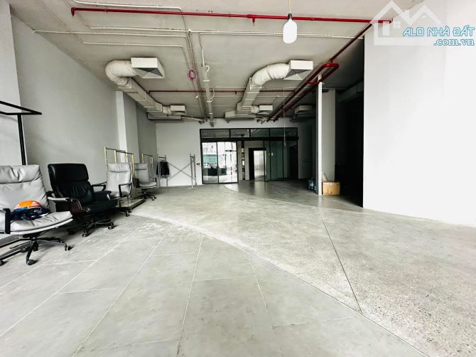 BÁN TÒA NHÀ VĂN PHÒNG HẠNG A - MẶT PHỐ TÂY HỒ 267M² - GIÁ 205 TỶ - 4