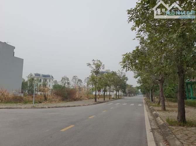 Bán 128m2 Đất Khu Đô Thị Sông Xanh, TP. Phủ Lý, Hà Nam, view hồ, lô góc, giá 4.5 tỷ - 4