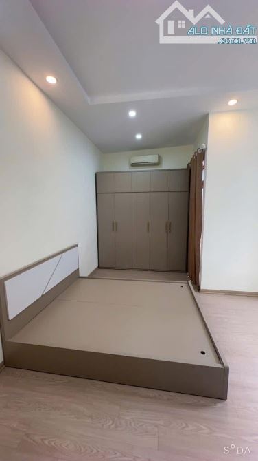 NHÀ DÂN XÂY - ĐÊ LA THÀNH, BA ĐÌNH - 39M², 5 TẦNG - GIÁ TỐT 7 TỶ - 4