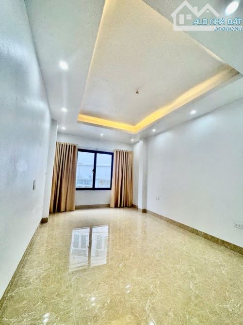 TRUNG KÍNH 42M2, 5 TẦNG, DÂN XÂY, AN SINH ĐỈNH, PHỐ VIP, GẦN PHỐ CHỈ 8.2 TỶ - 9