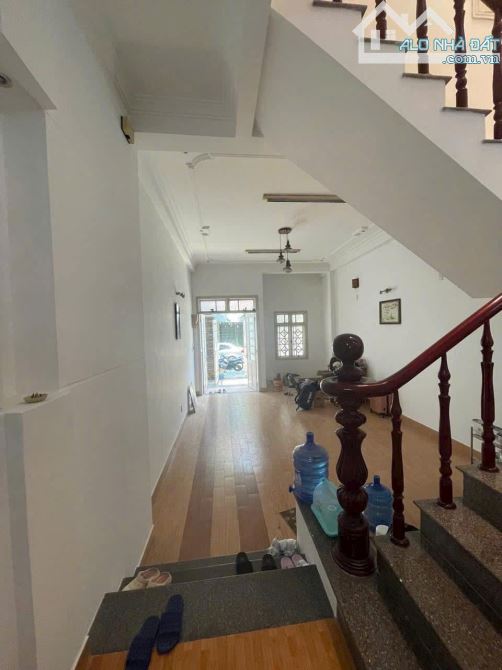 Nhà cần bán nhanh. Trực tiếp   2 tầng mặt tiền đường Nguyễn Huy Lượng giá rẻ