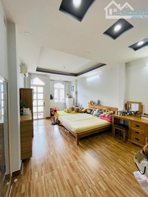 Bán nhà mặt tiền chợ ngay Tạ Quang Bửu, Hiếm, 4x32 chỉ 16 tỷ 8 - 1