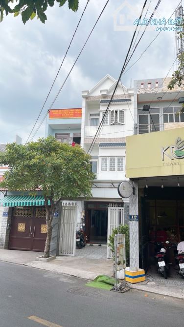 siêu phẩm mặt tiền , kinh doanh , văn phòng , công ty ..., đường 10m - trải nhựa q12