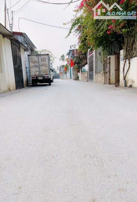 Siêu mẫu kinh doanh sầm uất ngày đêm Võng La 101m chỉ hơn6d