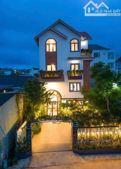 ✨🏡✨ Bán Villa Hẻm ô tô lớn đường Nam Hồ, Phường 11, Đà Lạt