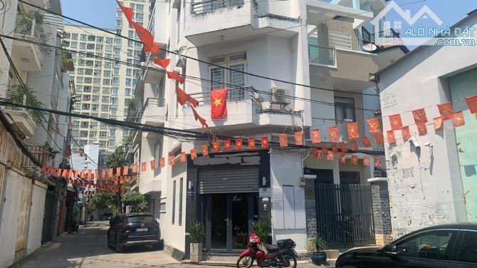 NHÀ XE HƠI ĐẬU TRƯỚC CỬA ĐƯỜNG NGUYỄN THỊ THẬP, Q7 – CHỈ TỪ 7,6 TỶ