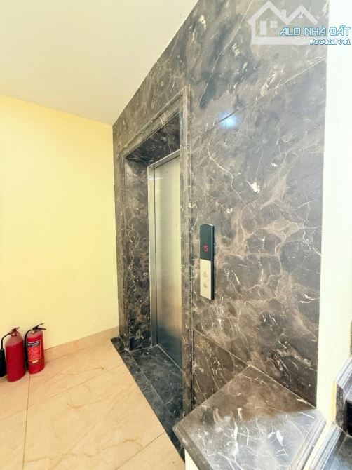 Siêu Phẩm Trần Vỹ Cầu Giấy 136m mặt tiền 6.5m 9 tầng giá 79.8 tỷ