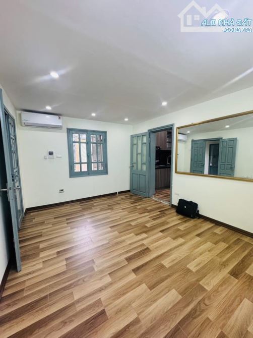 Bán Tập Thể Nghĩa Tân, 90m², Hơn 3 Tỷ - Nhà Đẹp, Ở Ngay, An Sinh Đỉnh!