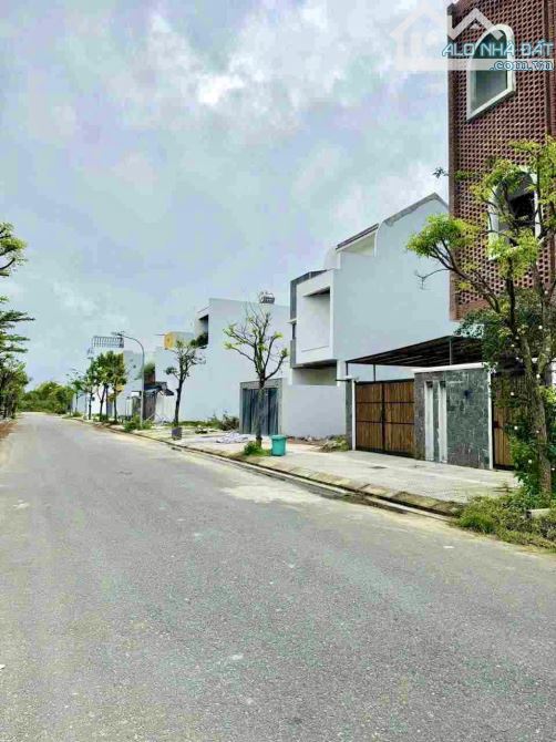 Bán Đất Mặt Tiền Hoàng Minh Mạng - Hoà Quý - 100m2 - Đường 7m5 - Nhỉnh 3TỶ.