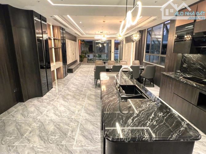 Bán gấp! Biệt Thự - Nguyễn Văn Cừ - Long Biên - 102m2 - 500m cầu Chương Dương - chỉ 27tỷ.