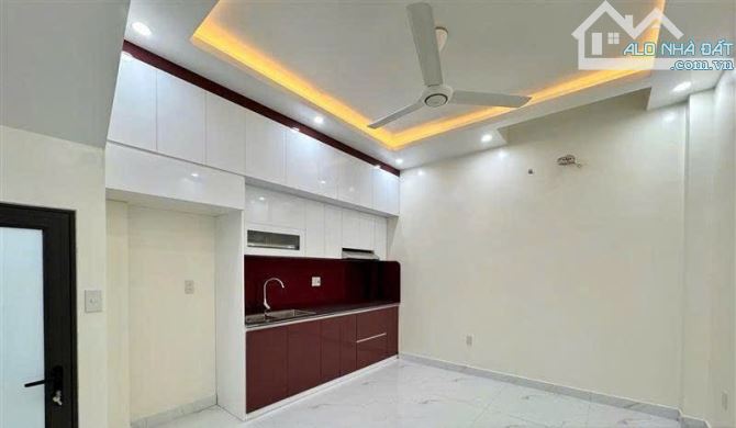 Nhà đẹp 4 tầng phố thiên lôi đầy đủ công năng