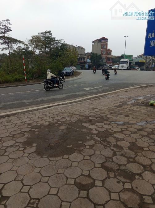 Mặt phố/108 m2/4.5 Mt/9 tỷ/vỉa hè kinh doanh/ Khu Hồ Cầu Đuống/yên viên