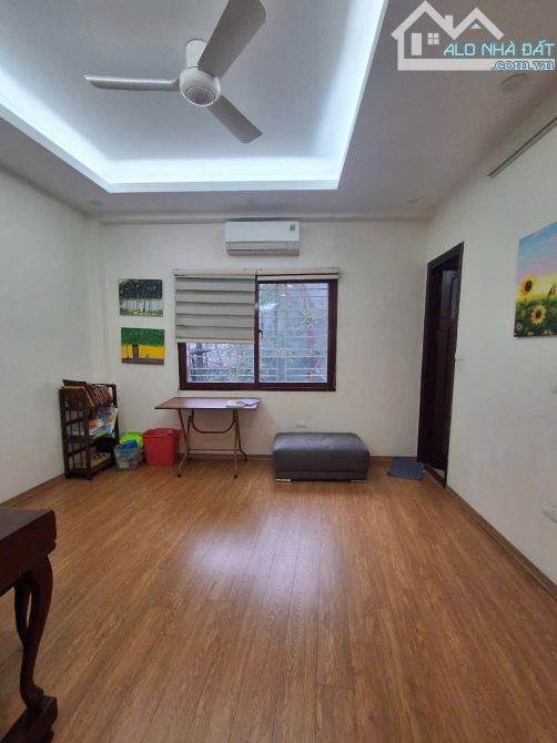HOA LƯ – QUẬN HAI BÀ TRƯNG – HÀNG KỊCH ĐỘC - Ô TÔ 5 CHỖ ĐỖ CỬA -  NHÀ ĐẸP Ở NGAY