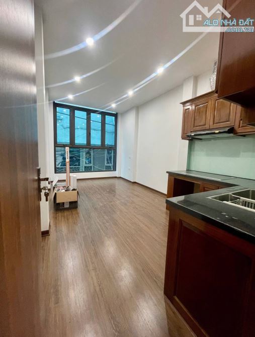 Bán nhà sát học viện tài chính, ô tô tránh, kinh doanh, xây mới, tiện ích đỉnh
