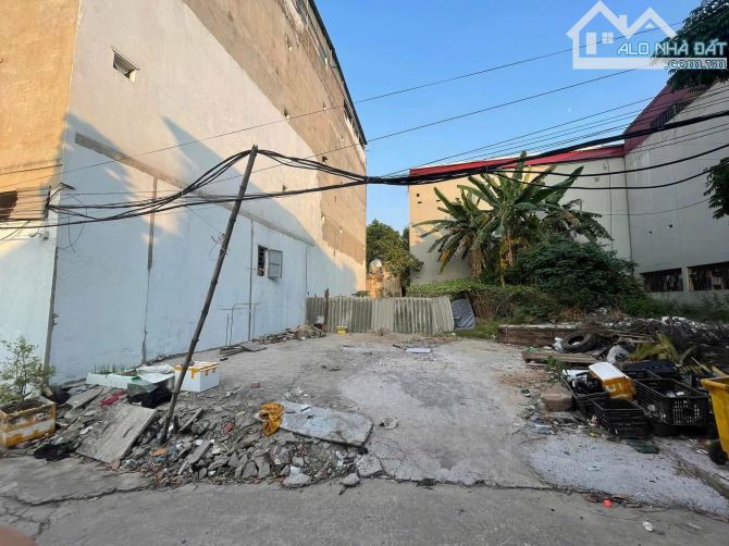 E cần mua lô đất giãn dân gần chợ Lãm Làng cho khách để ở - 2